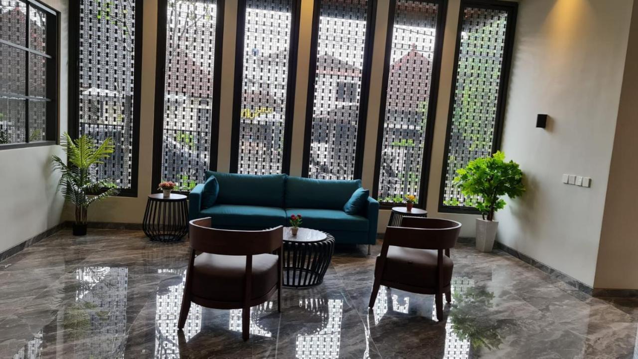 Esma Family Guesthouse Malang Exterior foto