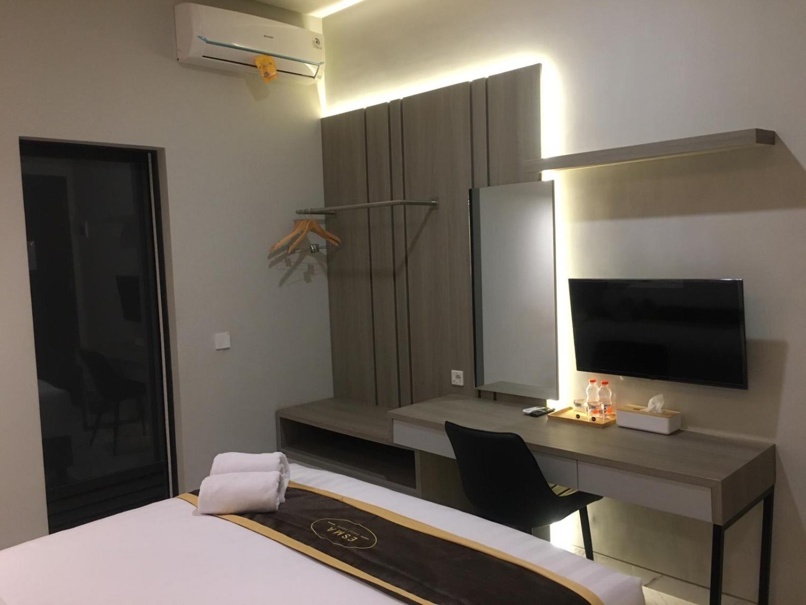 Esma Family Guesthouse Malang Exterior foto